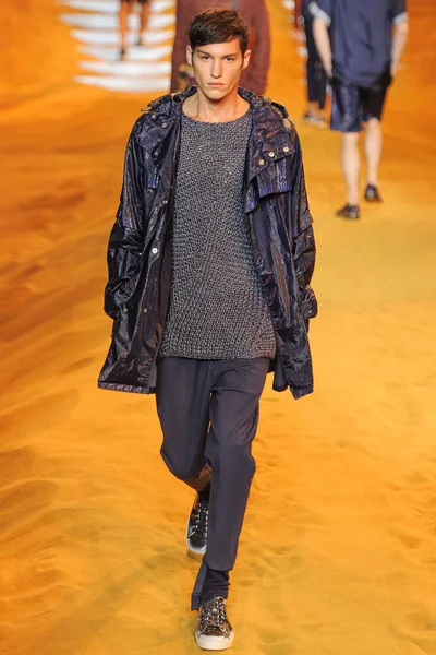 Look 24